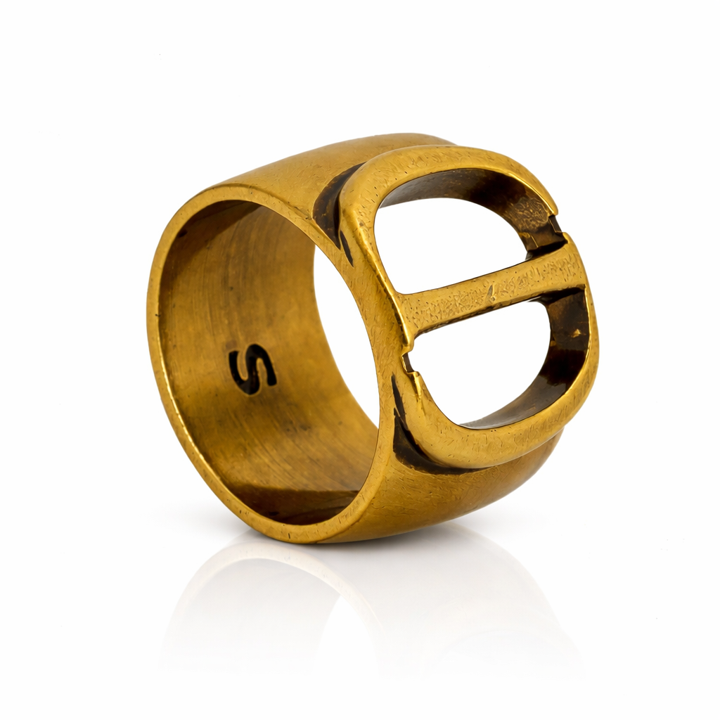 Women's Ring ( Size 7 )