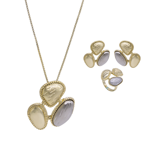 Women’s Pendant Set