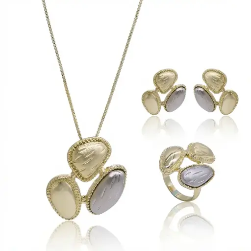 [2025-09-23-276.jpg] Women’s Pendant Set